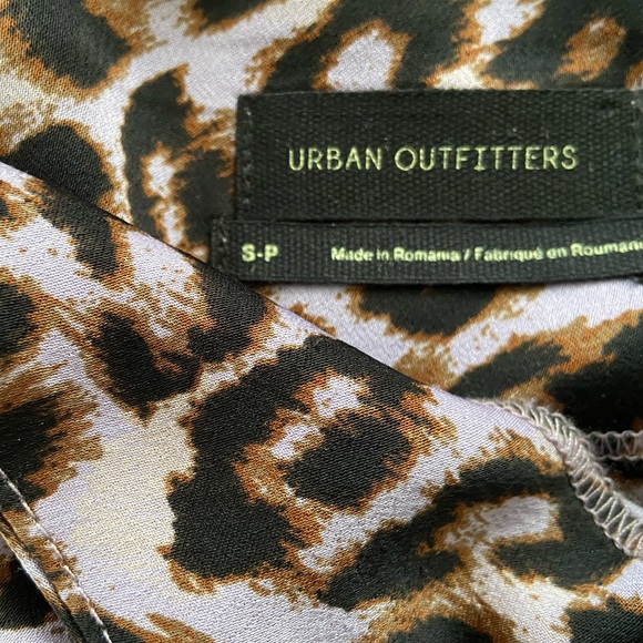 Urban Outfitters Leopard Skirt - Picture 4 of 4